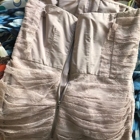 Elegant Lace Strapless Dress - Picture 3 of 3